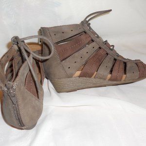 Rockport 7.5 Brown/Gray Leather Suede Gladiator Wedge Sandals